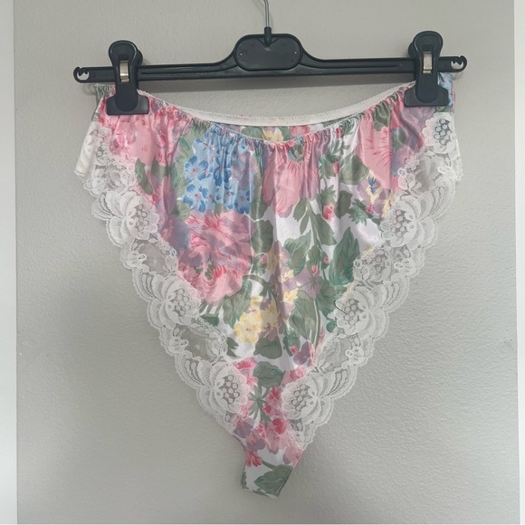 Victoria’s Secret Gold Label Vintage Lingerie Set – Lace Coquette Cottagecore - Picture 8 of 11